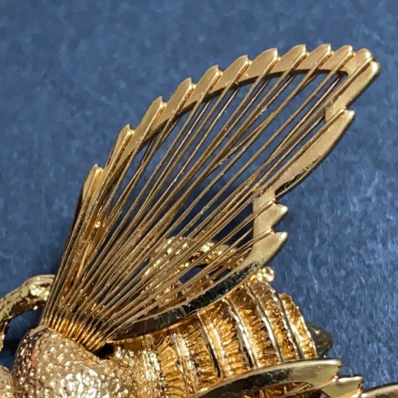 🖤VTG💕MONET Cicada design brooch - Picture 4 of 13